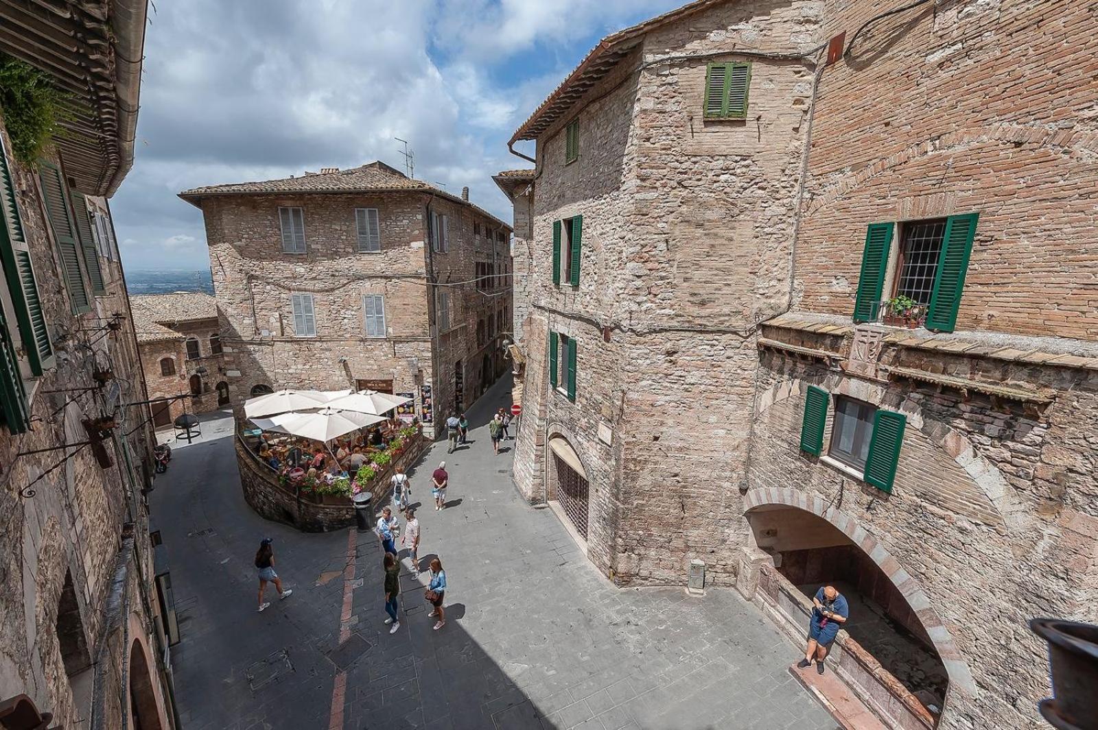 La Loggia Di Portica Residenza Storica Nel Centro Di Assisiアパートメント エクステリア 写真
