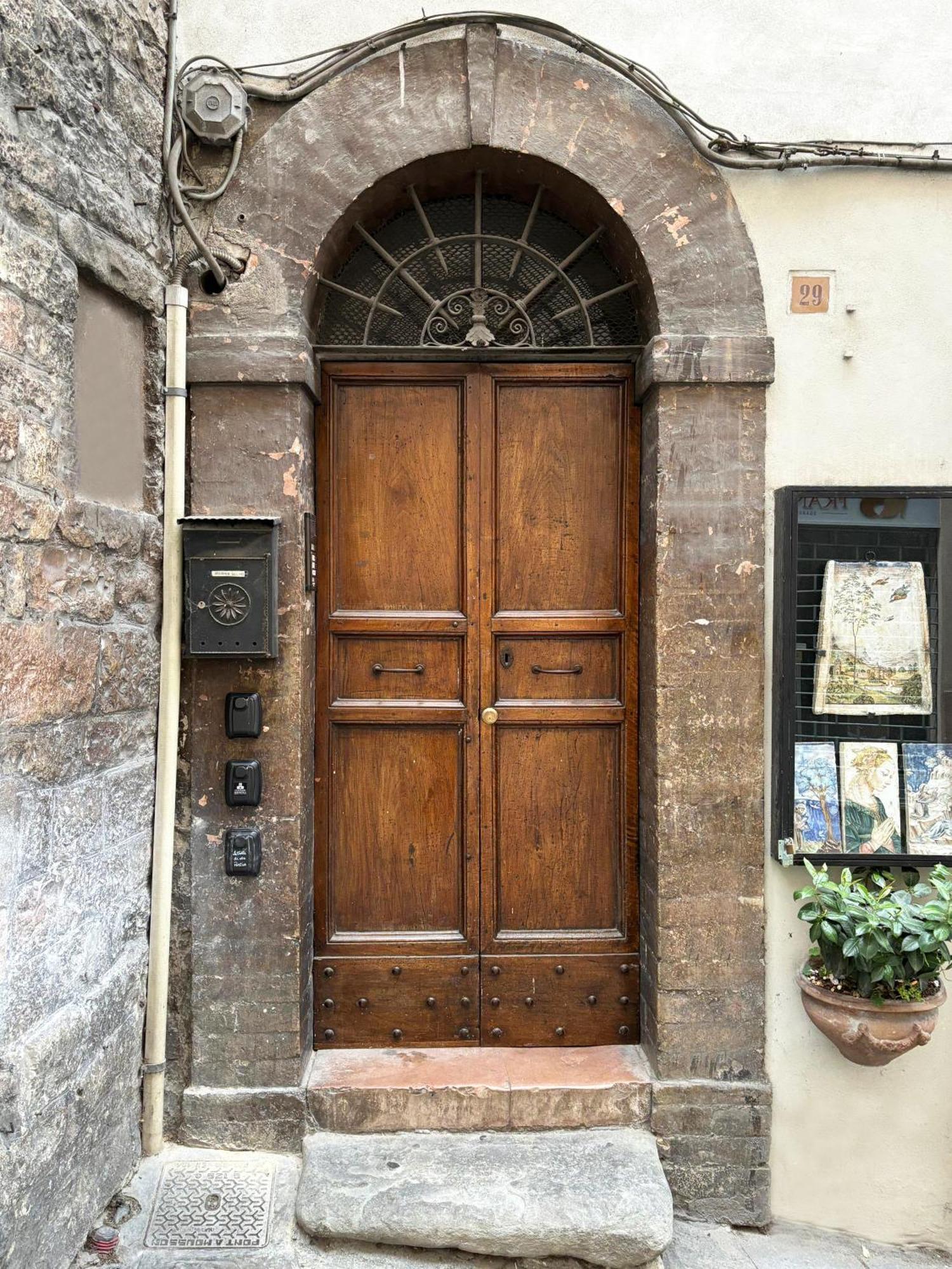 La Loggia Di Portica Residenza Storica Nel Centro Di Assisiアパートメント エクステリア 写真