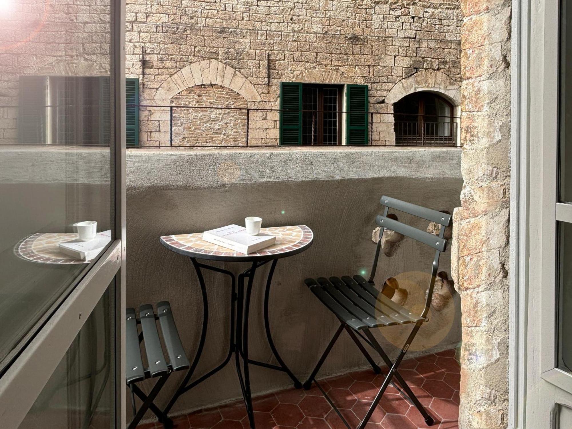 La Loggia Di Portica Residenza Storica Nel Centro Di Assisiアパートメント エクステリア 写真