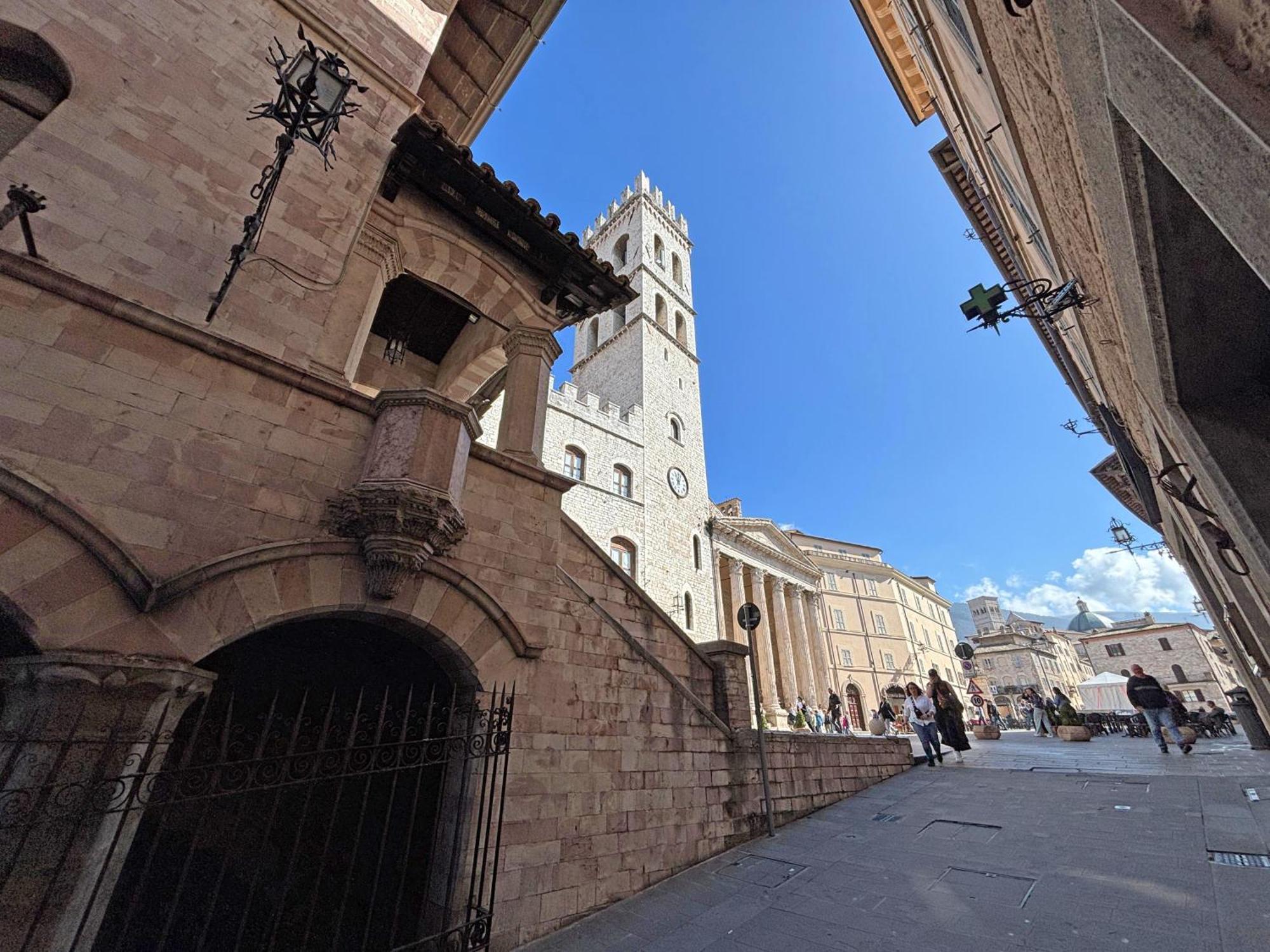 La Loggia Di Portica Residenza Storica Nel Centro Di Assisiアパートメント エクステリア 写真